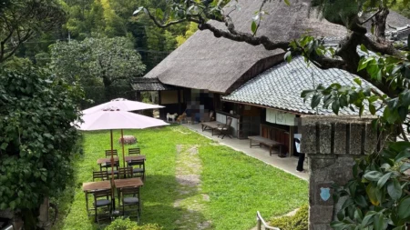 神戸・淡河の古民家カフェ『はなとね』のBLTベーグルサンドを縁側で満喫!犬連れOKの席、駐車場まで写真多めで地元民がおすすめレビュー