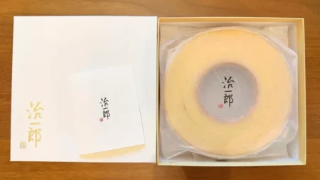 治一郎のバウムクーヘンをお土産にするならどのサイズが良い？お店で聞いた賞味期限と実際の日持ち、カットとの違いを実食レビューで紹介！