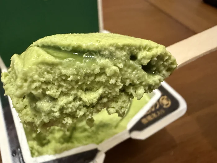 画像 スプーンですくった爽 贅沢濃味抹茶の一口