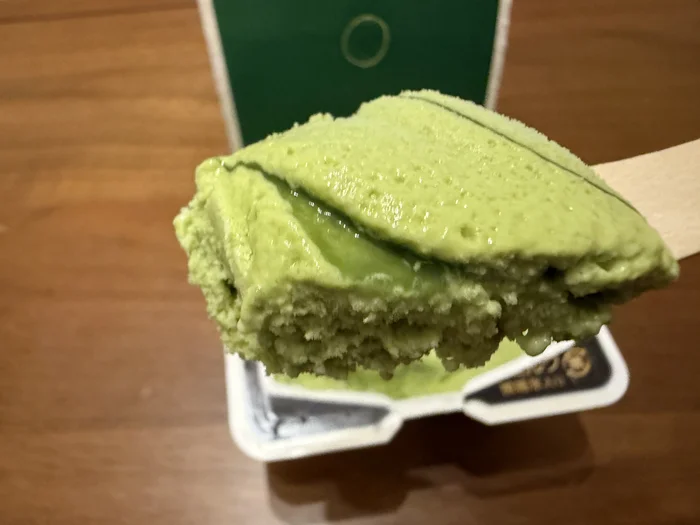 画像 すくい取った爽 贅沢濃味抹茶の断面