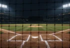 夜の大リーグ球場の打席とホームベース