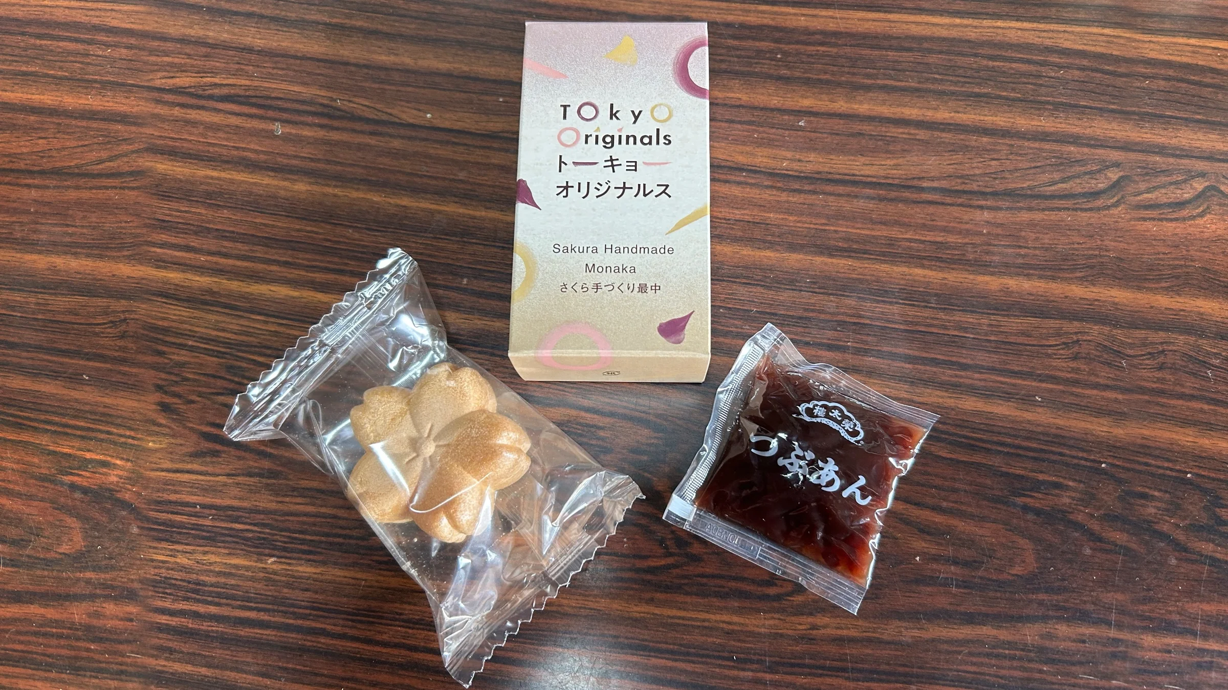 榮太樓「さくら手づくり最中」を実食レビュー!皮とつぶあんが別々で、サクッからのなめらか食感と後味のよさが魅力の東京土産【トーキョー・オリジナルス】